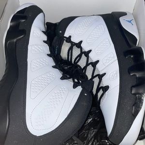 Worn 3-5 times still in very good condition bottoms show they’ve been walked in.